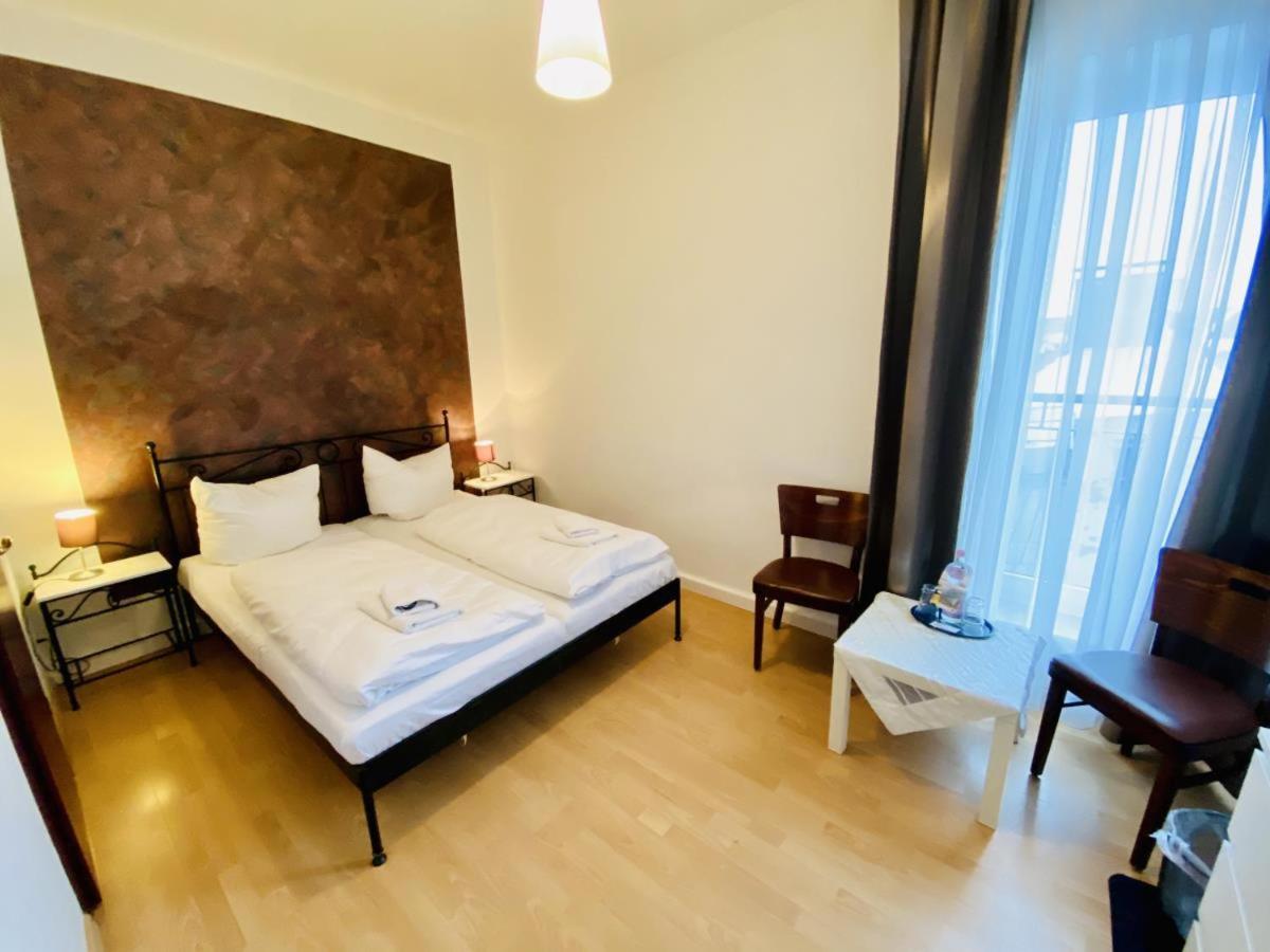 Doppelzimmer Tafel, Direkt Am Alten Strom Rostock